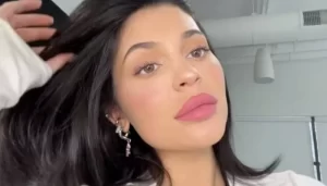 Does Kylie Jenner wear makeup everyday?
