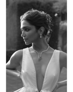 What makeup does Deepika use?